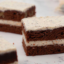 Lade das Bild in den Galerie-Viewer, Cookies and Cream (Füllung, Aufstrich) - Crema Vela Cookies & Cream - 6kg