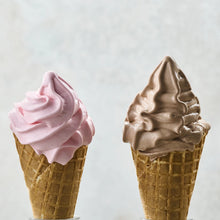 Lade das Bild in den Galerie-Viewer, Dänisches Softeis - Flüssig-Mix Erdbeere - DANICA - 12x 1 Liter